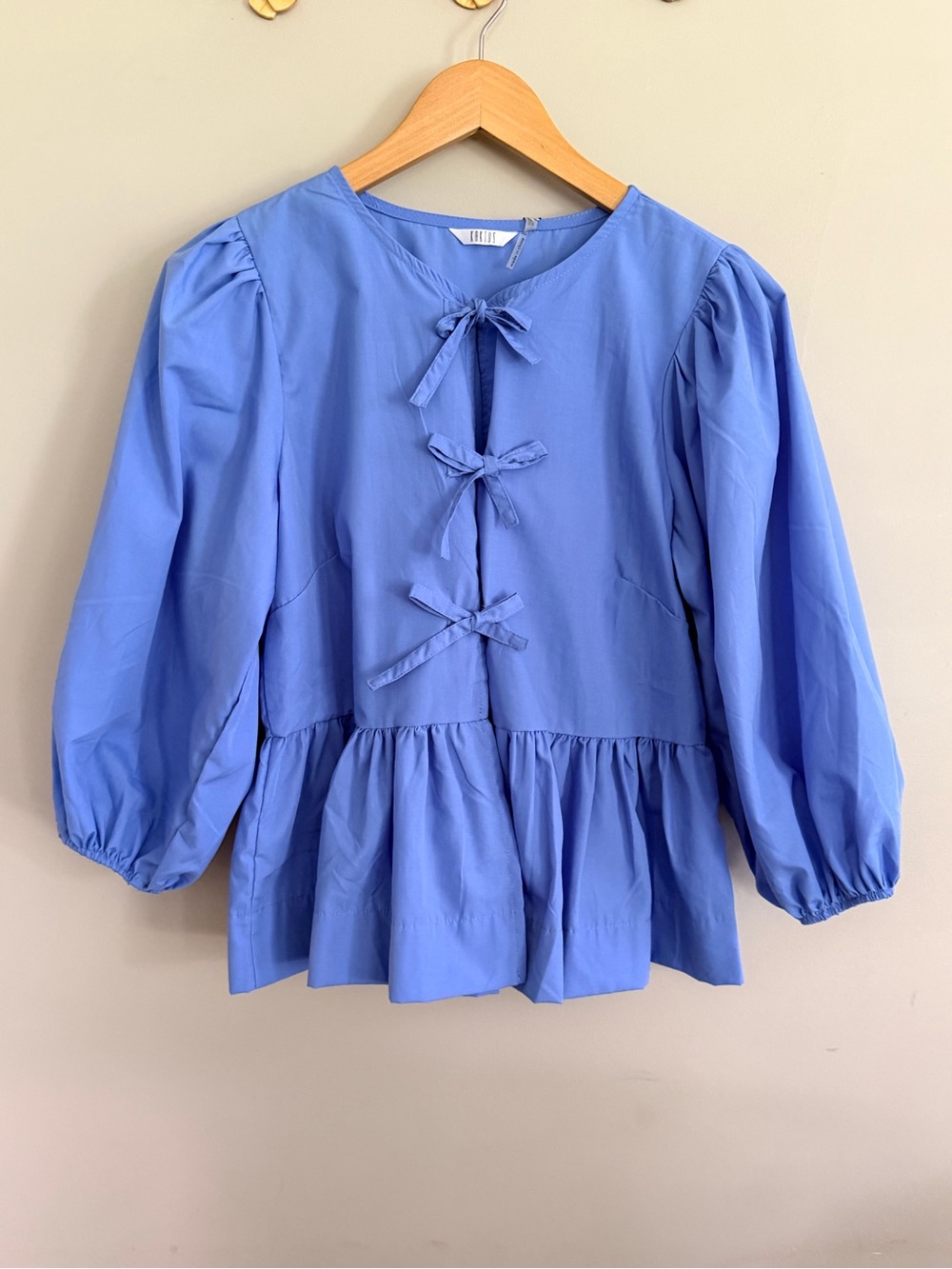 NWT Kaktus Periwinkle Tie-Front Peplum , Puff Sleeve  Blouse-Size M